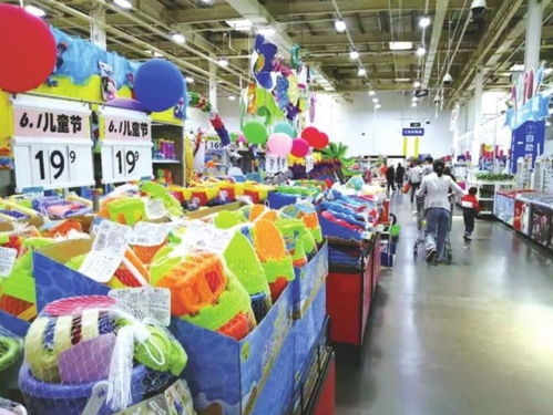 六一臨近，超市商場(chǎng)巧布兒童專區(qū)，玩具用品促銷掀熱潮